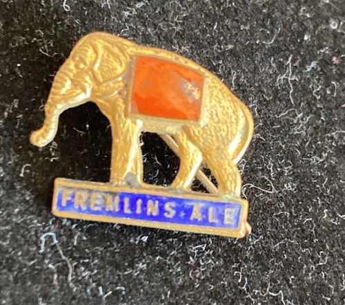 Vintage fremlins ale pin badge - fremlins,
