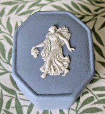 Rare wedgwood Blue Jasper Dancing Hours HEXAGOAL TRINKET / RING BOX 4cm