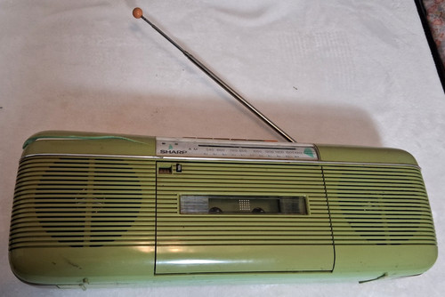 Used sharp stereo - (gr),