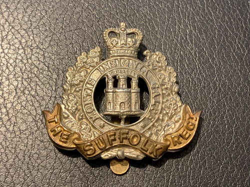 Suffolk regiment cap badge not - suffolk,