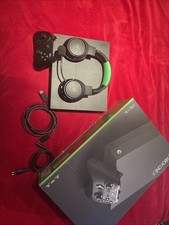 Xbox One X 1TB  + Optional