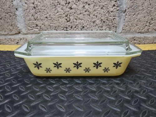 Pyrex yellow gaity - pyrex, snowflake