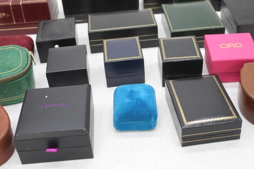 Vintage jewellery boxes - f,