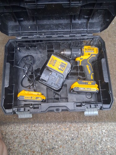 Dewalt combi drill with - dewalt, 2ah