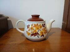 Sadler Teapot - cream with
