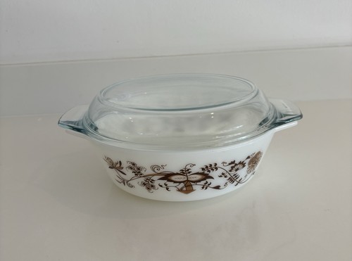 Vintage pyrex dish with - vintage,