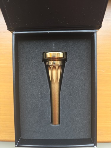 Lotus bronze trumpet - bronze,