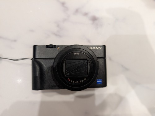 Sony rx100 vii camera barely - vii, camera,