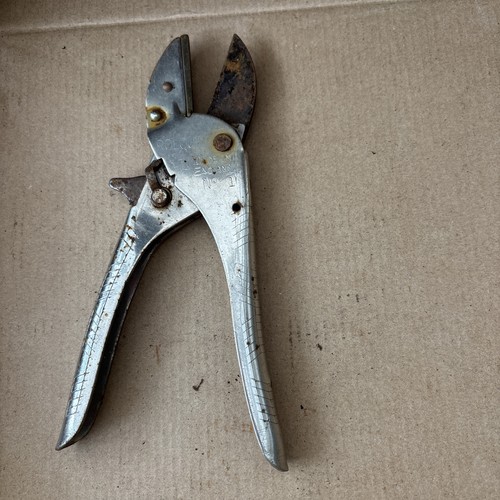 Vintage rolcut pruners - rolcut,
