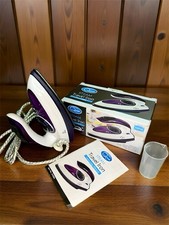 Quest 1000W Travel Steam Iron / Collapsible Ergonomic Handle / 50ml Water Tank