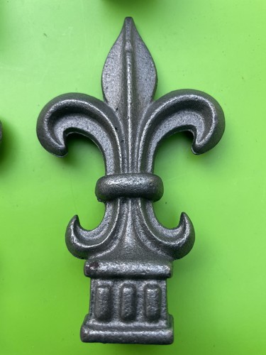 Cast iron finial - cast, fleur