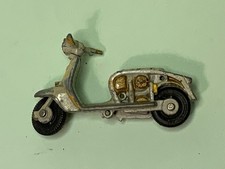1960's VINTAGE LAMBRETTA 125 175 METAL DIE CAST SCOOTER L=2.25" TOY playworn !