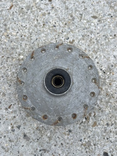 Honda p50 front wheel - front, hub