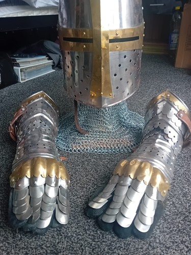 Great helm gauntlets chain - helm,, gauntlets,