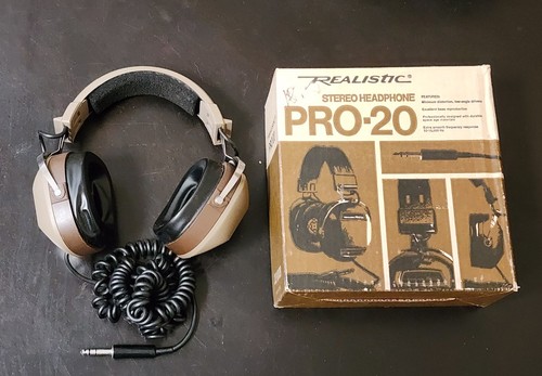 Realistic pro headphones - pro-20,
