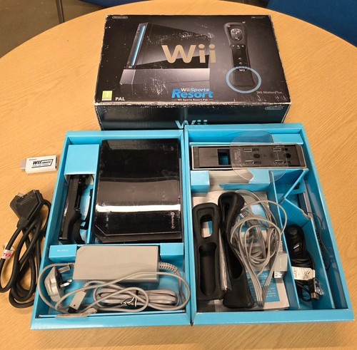 Boxed black nintendo wii - boxed,