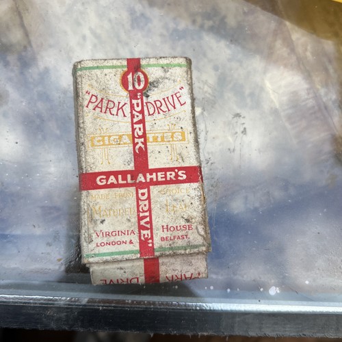 Cigarette pack gallahers - ,