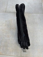 Shires Arma  Fleece Anatomic Girth Black 54”