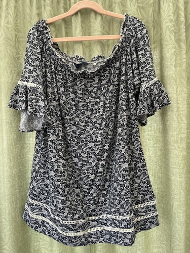 Ladies size frilled - frilled, sleeve
