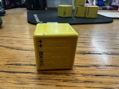 Vauxhall tyco 12v 70a - tyco,