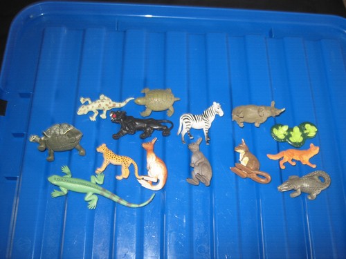 Plastic animals toys - , figures