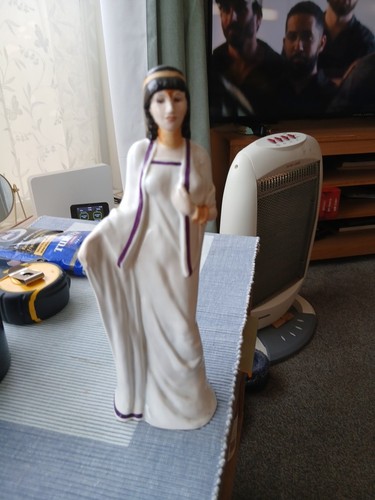 Aynsley babylonian figurine - aynsley,