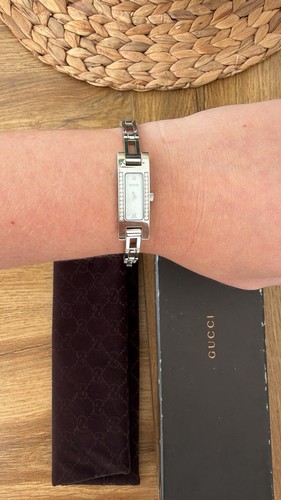 Gucci vintage women watch - gucci, women’s