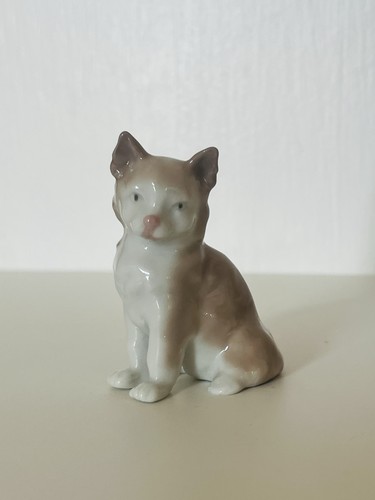 Lladro miniature cat - miniature, 5308