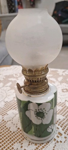 Vintage oil kerosene lamp - or,