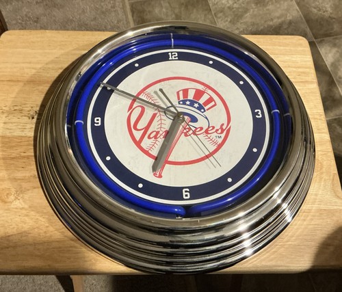 Yankees wall clock - ny,
