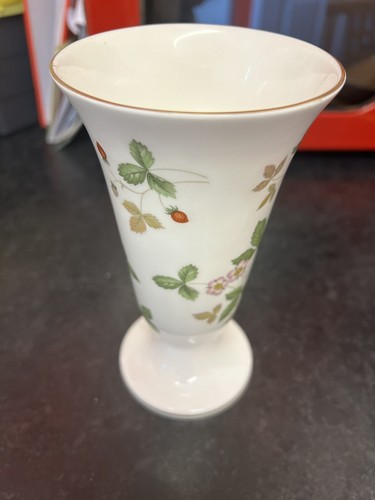 Wedgwood wild strawberry china - strawberry,