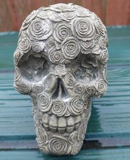 Concrete Pattend Skull
