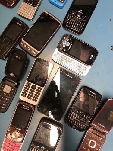 Job lot old phones - job, bulk
