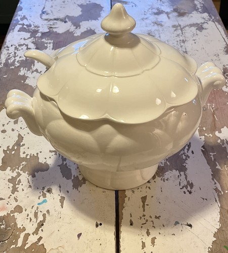 Beautiful vintage white - beautiful,
