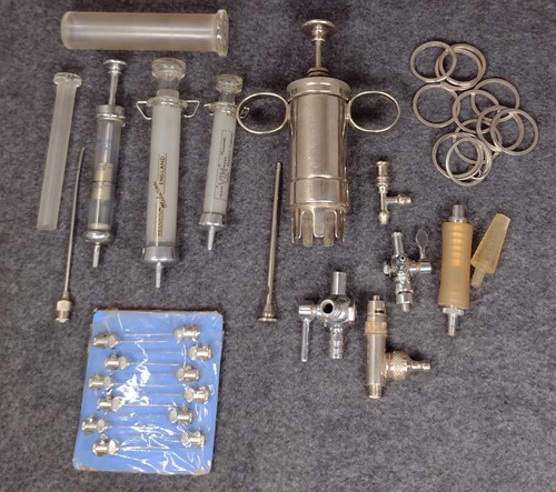 Collection vintage syringes - collection,