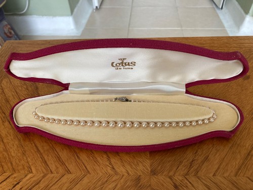 Lotus pearl necklace - lotus,