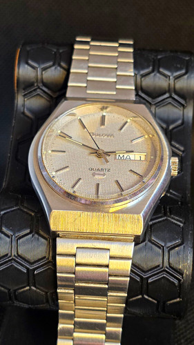 Vintage 1978 bulova accutron - vintage,
