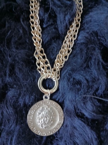 Gold tone curb link chain - tone,