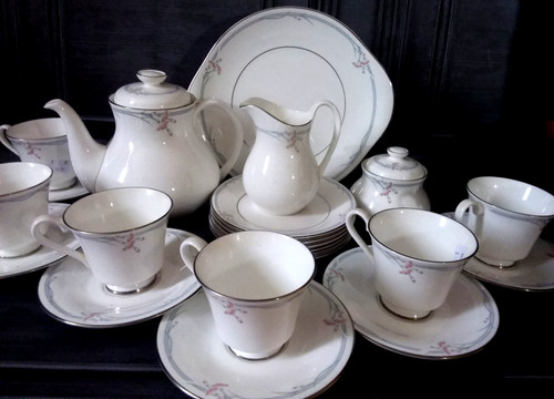 Royal doulton cornation tea - royal,