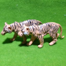 Set 2x BRITAINS Deetail