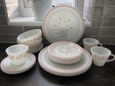 Vintage Pyrex Mid century