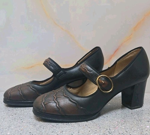 True vintage 1970s mary janes - 1970s,