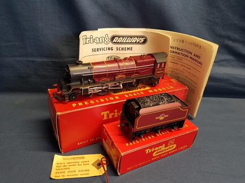 Triang 258s maroon 6 - maroon, 4-6-2
