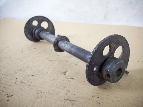 Rear axle - rear,
