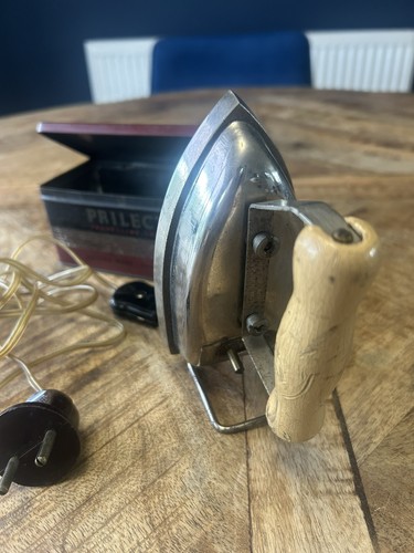 Vintage retro prilect travel - prilect,