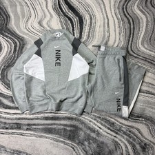 NIKE Sportswear Hybrid Fleece