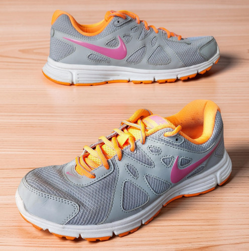 Nike revolution size 6 - revolution,