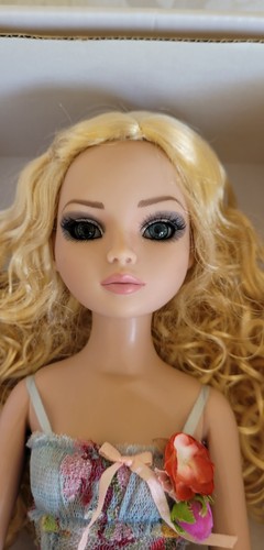 Tonner lowyne wilde doll - doll,
