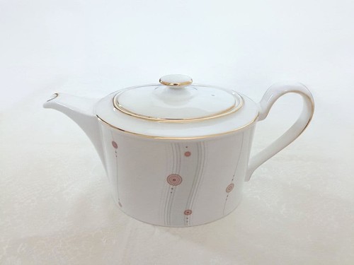 Wedgwood satin tea pot - satin,