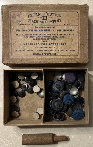 Vtg box defiance button - vtg, of